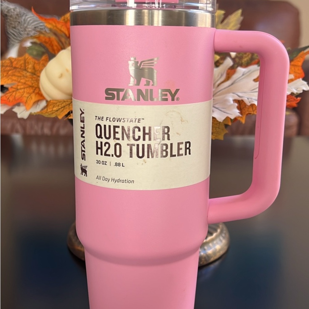Stanley Sizzling Pink Quencher H2.0 Tumbler 30oz